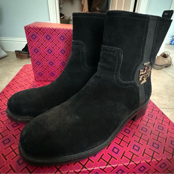 Tory Burch Suede Boot Black - Picture 3 of 6